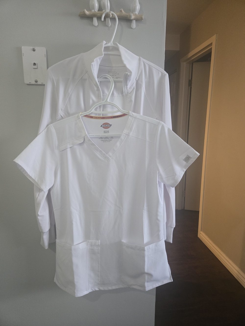 Dickies Women's White V-Neck Scrub Top And Jacket